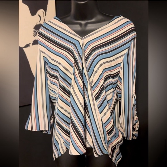 W5 Anthropologie Wrap Front Striped Top Sz M
$22$89 | Size: Large - Picture 5 of 9